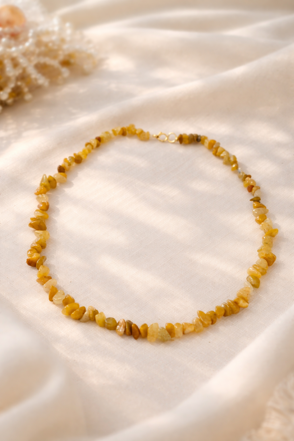 ✨️Elegante,handgefertigte Halskette Besondere Halskette  aus Steinen in warmen goldenen und honigfarbenen Tönen.